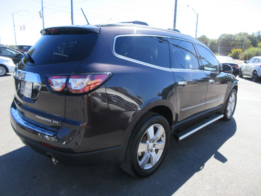 2015 Chevrolet Traverse LTZ photo 4