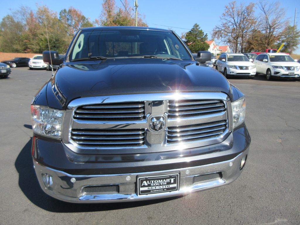 2018 Ram 1500 SLT photo 2