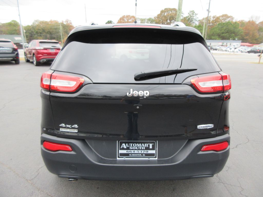 2016 Jeep Cherokee Latitude photo 3