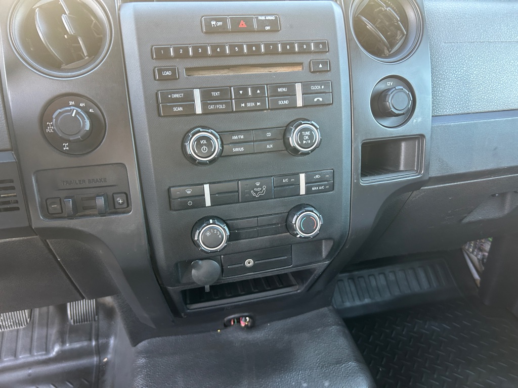 Photo 40 of this FORD F150