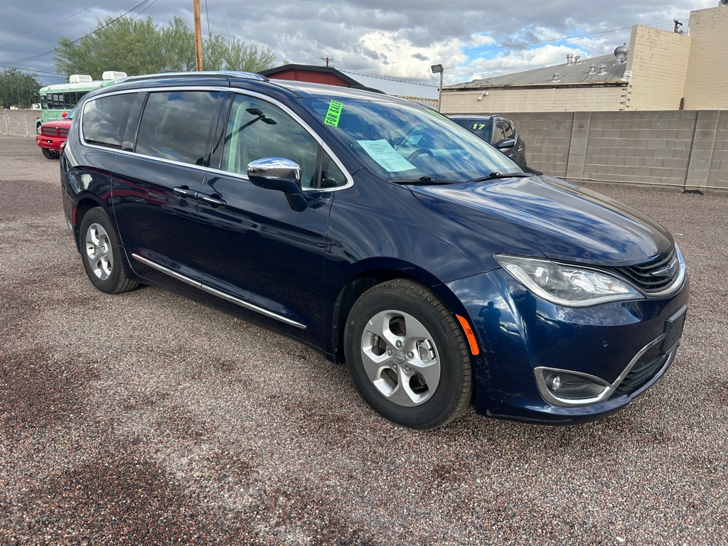 Photo 5 of this CHRYSLER PACIFICA