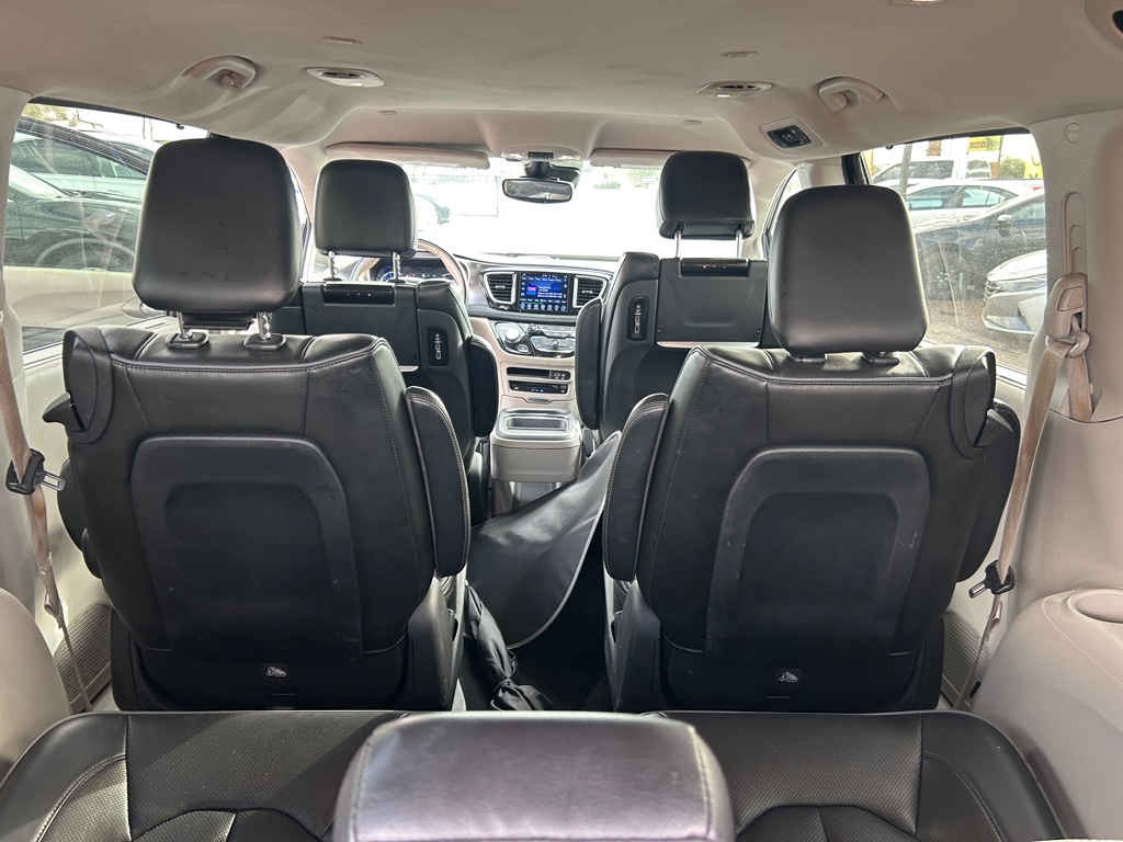 Photo 17 of this CHRYSLER PACIFICA