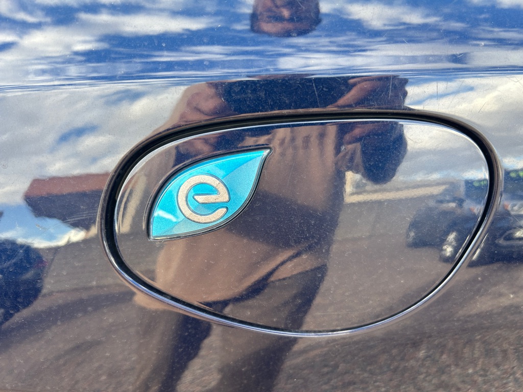 Photo 11 of this CHRYSLER PACIFICA