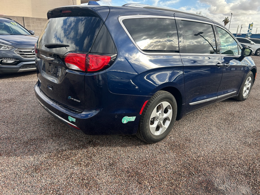 Photo 6 of this CHRYSLER PACIFICA