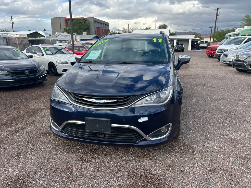 Photo 2 of this CHRYSLER PACIFICA