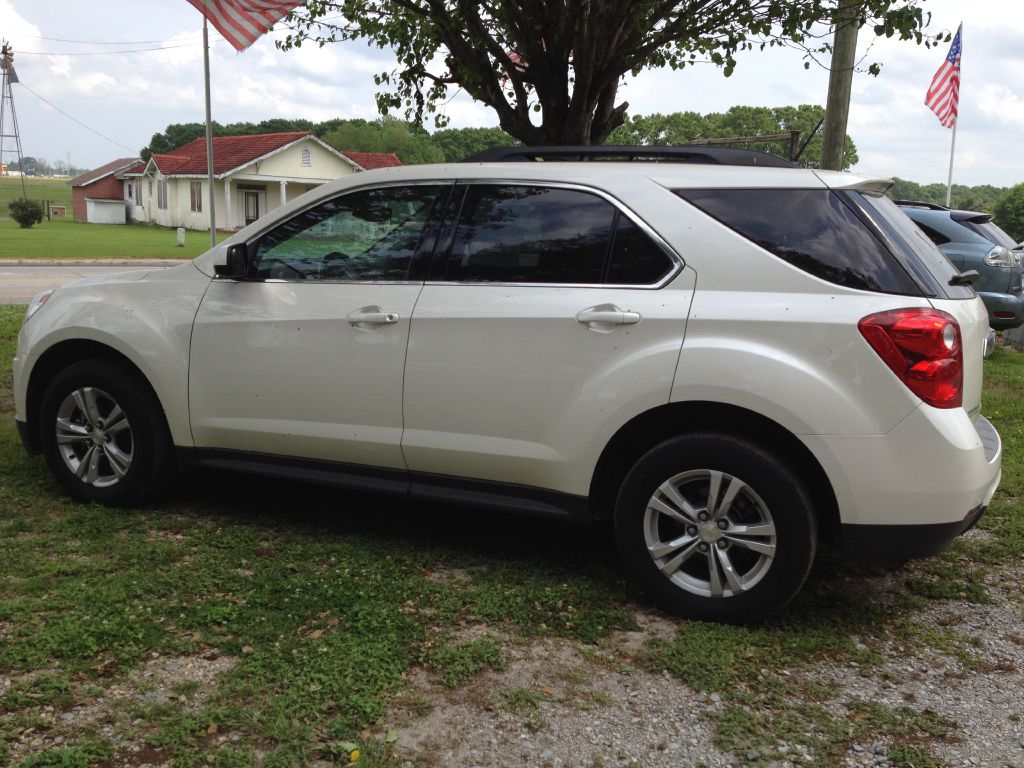 Photo 2 of this CHEVROLET EQUINOX