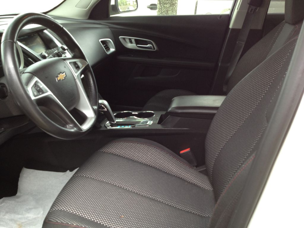 Photo 6 of this CHEVROLET EQUINOX