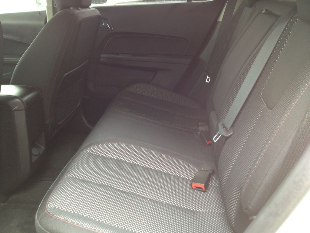 Photo 7 of this CHEVROLET EQUINOX