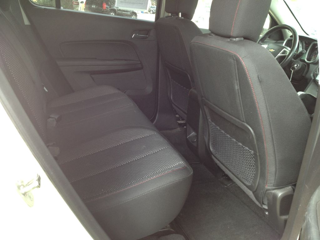 Photo 8 of this CHEVROLET EQUINOX