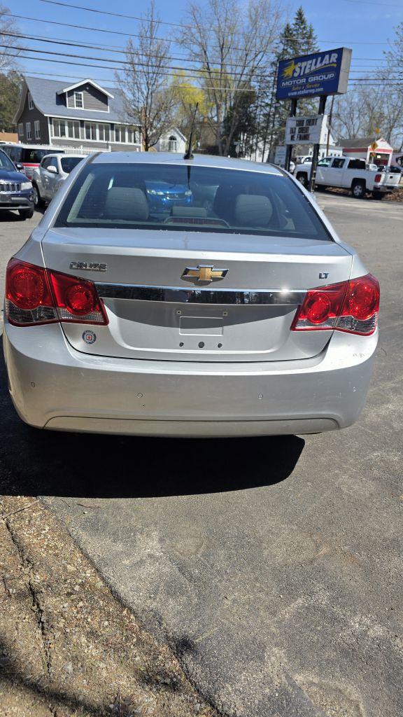 Photo 5 of this CHEVROLET CRUZE