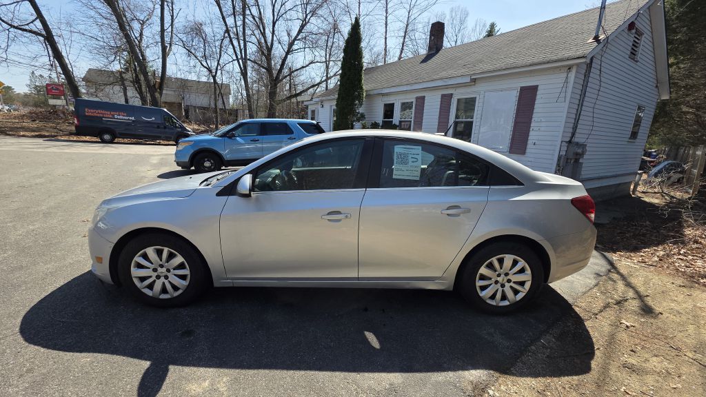 Photo 7 of this CHEVROLET CRUZE