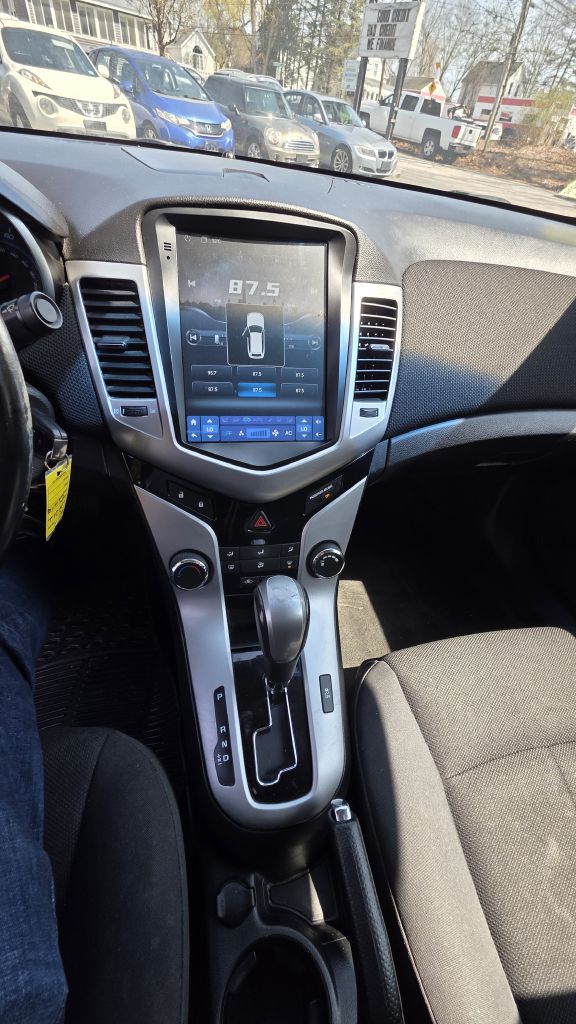 Photo 14 of this CHEVROLET CRUZE