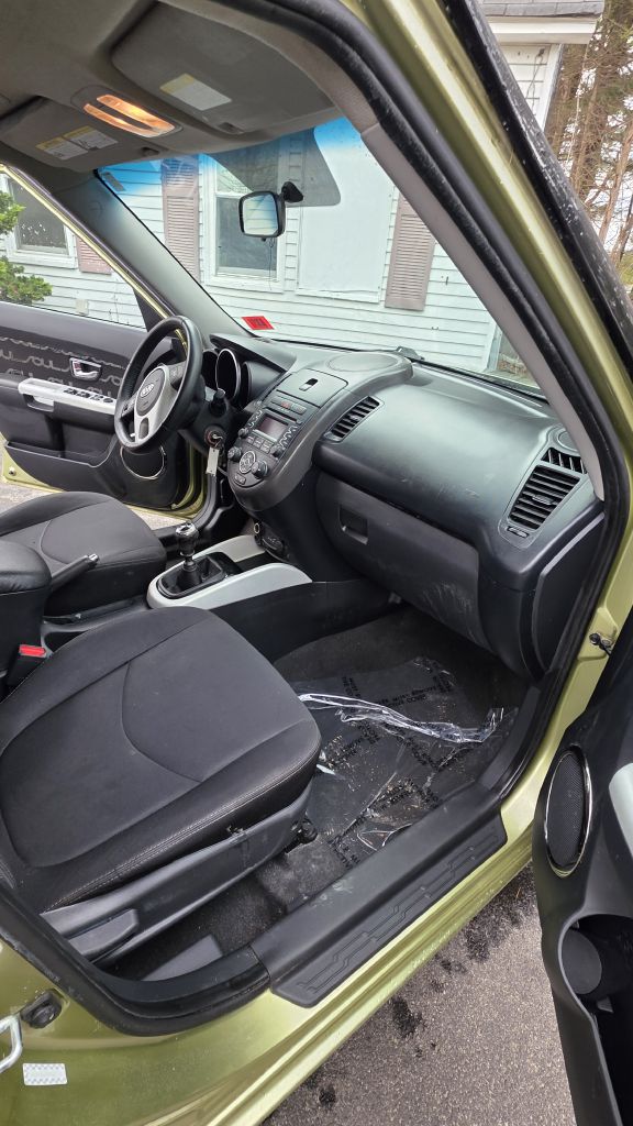 Photo 13 of this KIA SOUL