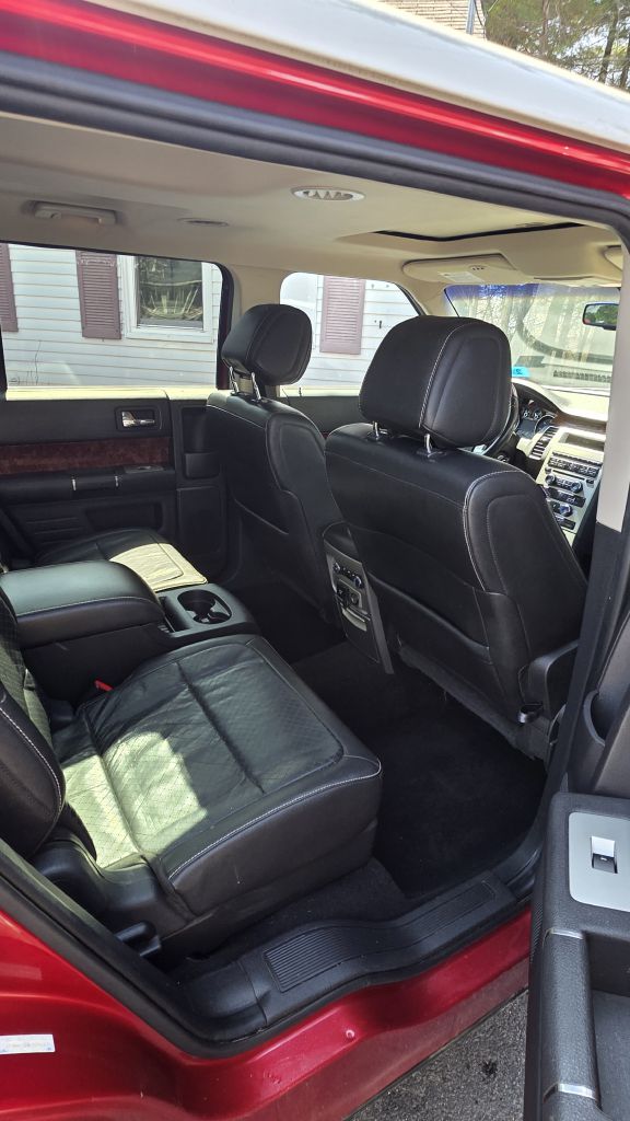 Photo 9 of this FORD FLEX