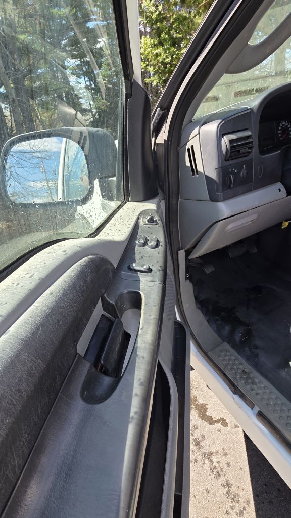Photo 10 of this FORD F250