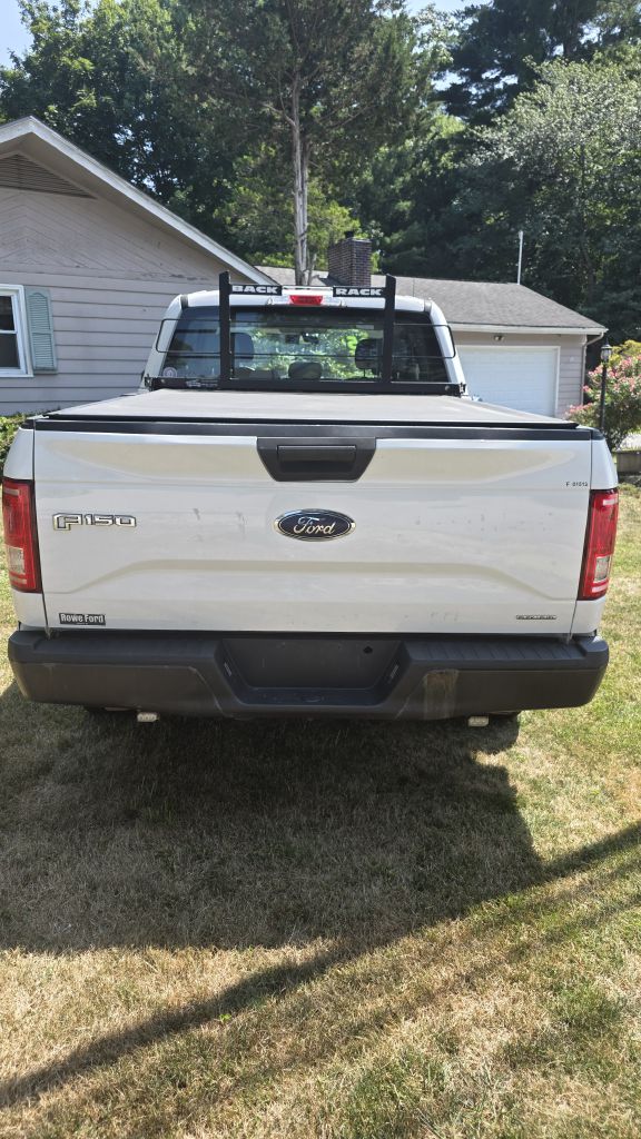Photo 5 of this FORD F150