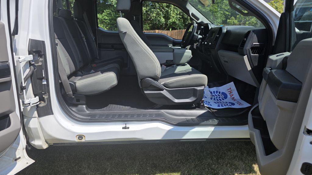Photo 11 of this FORD F150