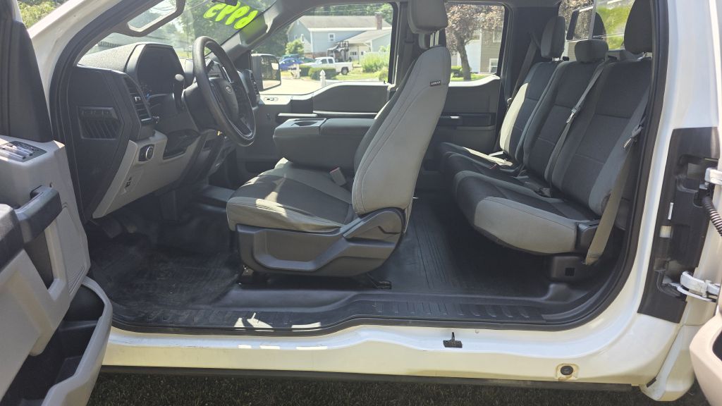 Photo 12 of this FORD F150
