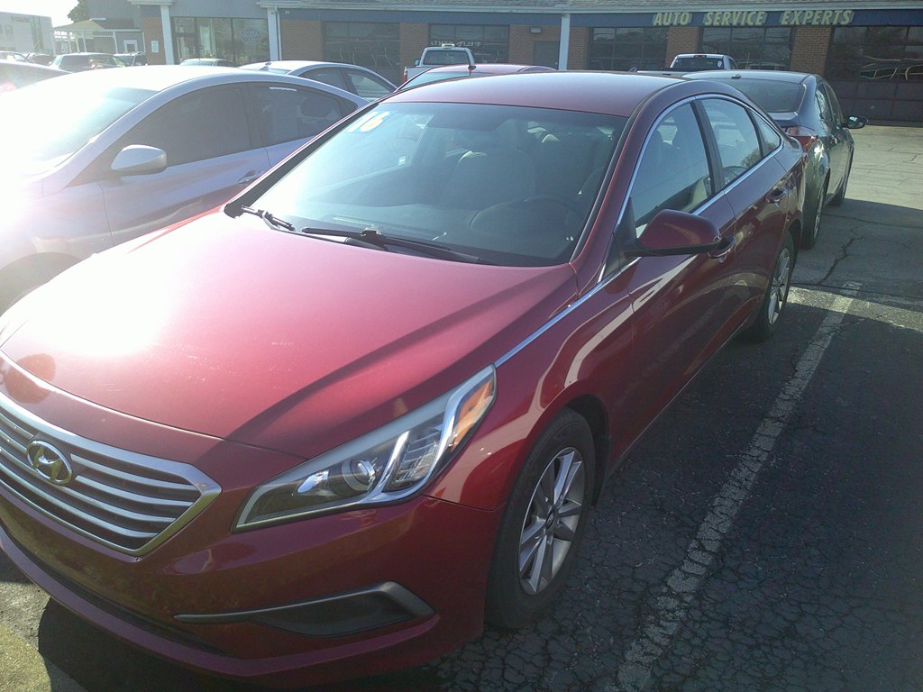 View vehicle photo 3