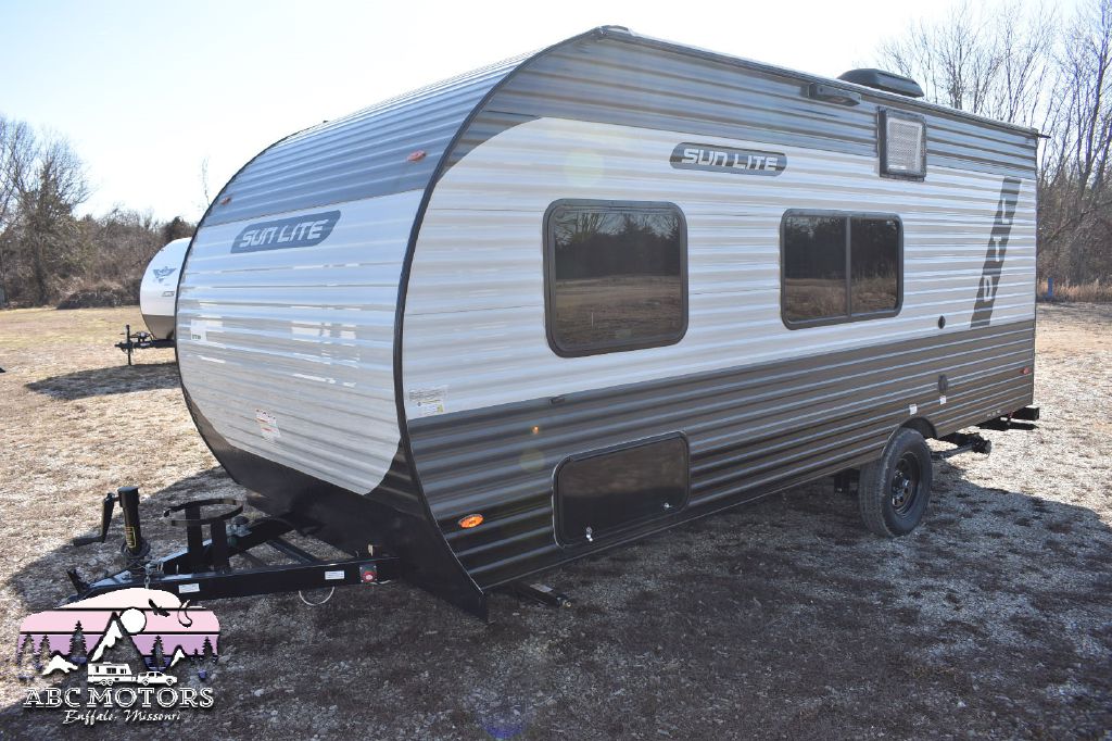 SUNSET PARK SUNLITE 19BH 2024 SUNSET PARK SUNLITE 19BH 7J3U1E117RS010699