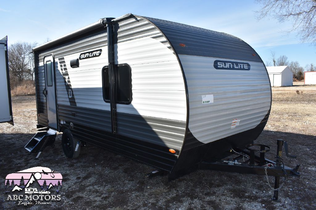 SUNSET PARK SUNLITE 19BH 2024 SUNSET PARK SUNLITE 19BH 7J3U1E117RS010699