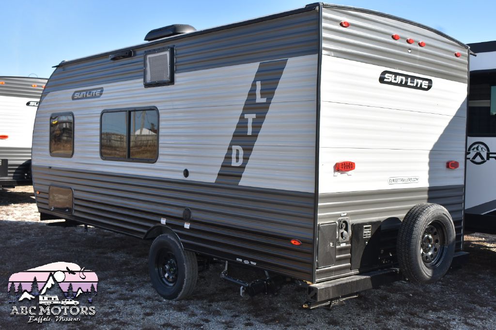 SUNSET PARK SUNLITE 19BH 2024 SUNSET PARK SUNLITE 19BH 7J3U1E117RS010699