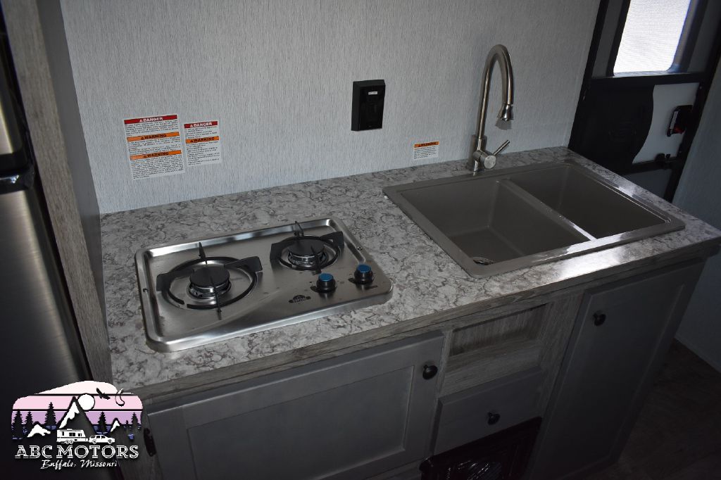 SUNSET PARK SUNLITE 19BH 2024 SUNSET PARK SUNLITE 19BH 7J3U1E117RS010699