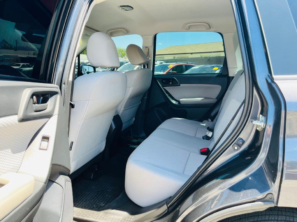 Photo 13 of this SUBARU FORESTER