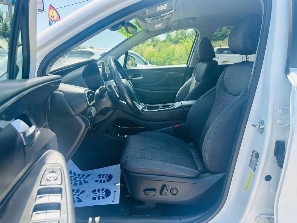 Photo 12 of this HYUNDAI SANTA FE