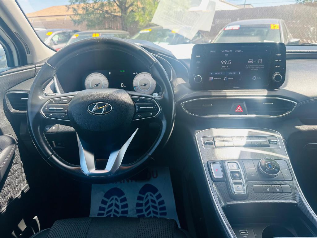 Photo 17 of this HYUNDAI SANTA FE