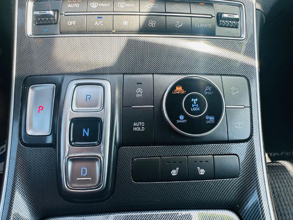 Photo 22 of this HYUNDAI SANTA FE