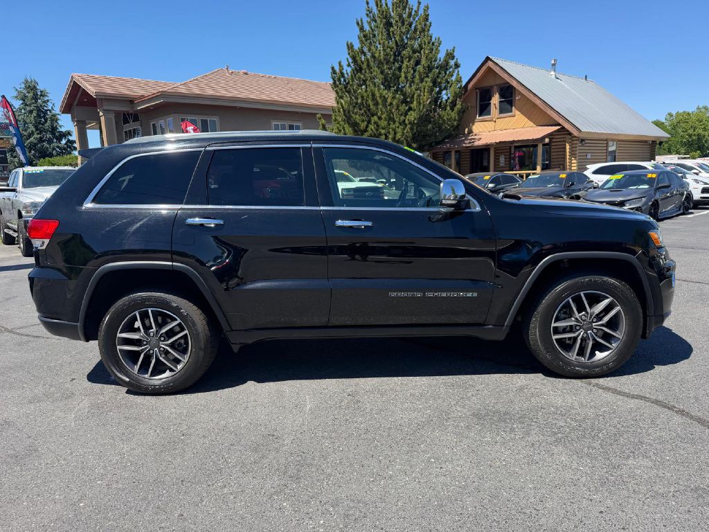 Photo 8 of this JEEP GRAND CHEROKEE