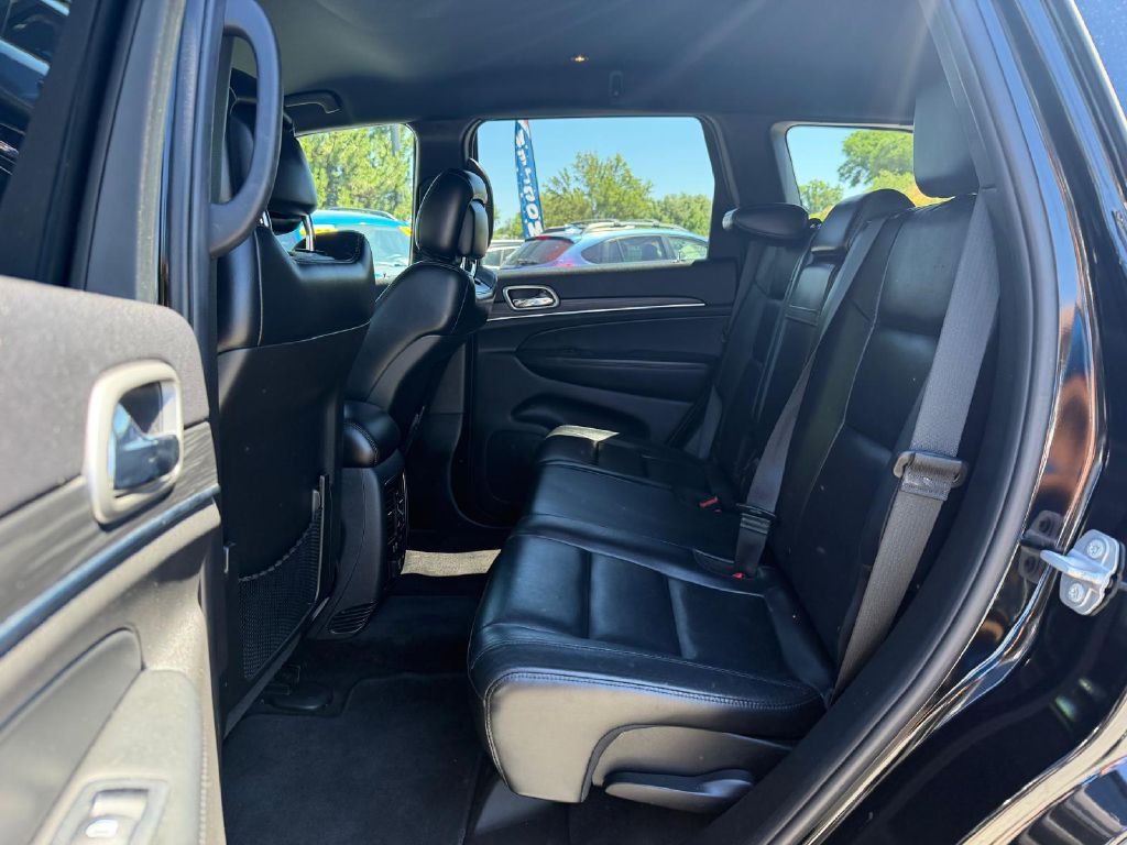 Photo 13 of this JEEP GRAND CHEROKEE