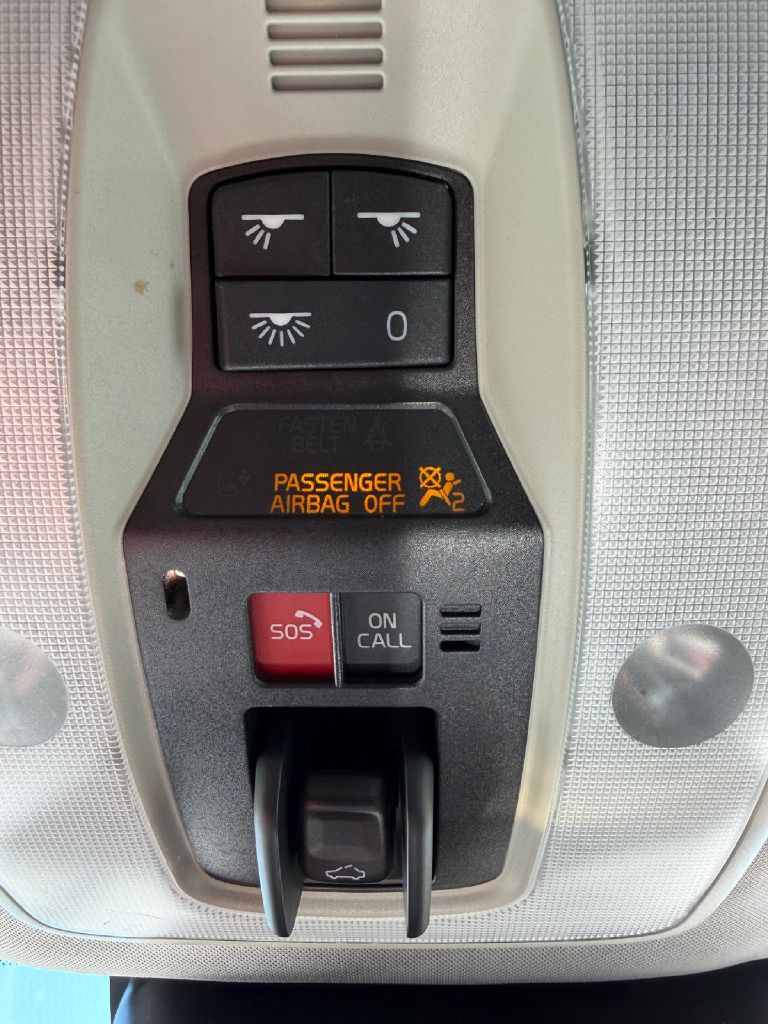 Photo 30 of this VOLVO V60