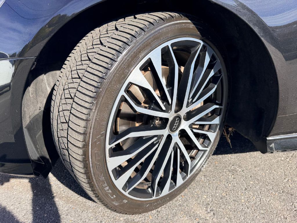 Photo 33 of this AUDI A6