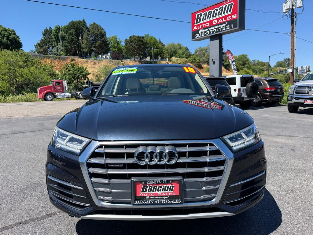 Photo 2 of this AUDI Q5