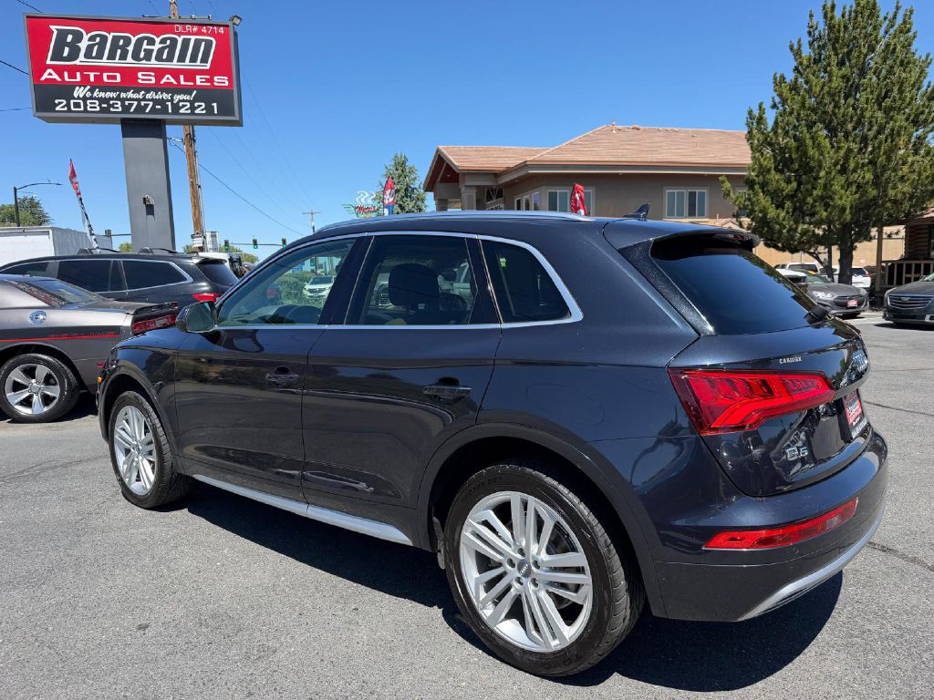 Photo 5 of this AUDI Q5