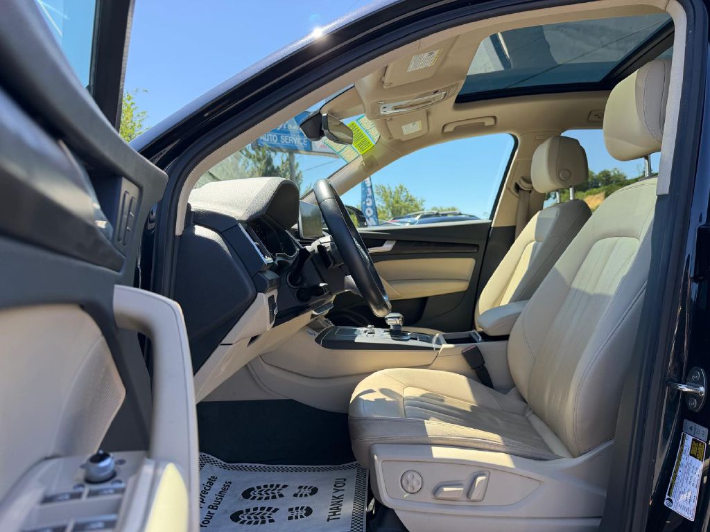 Photo 12 of this AUDI Q5