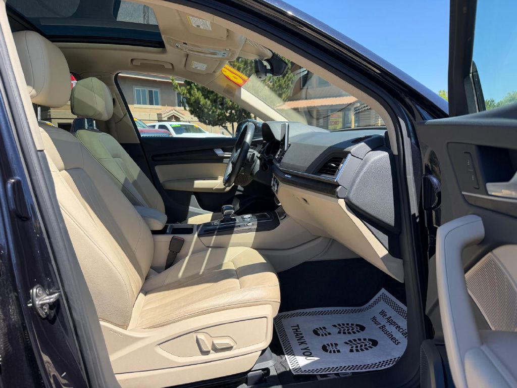 Photo 14 of this AUDI Q5