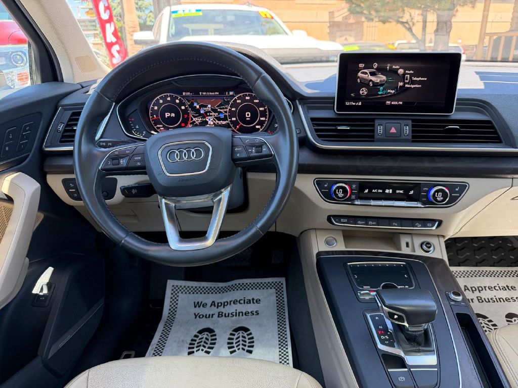 Photo 17 of this AUDI Q5