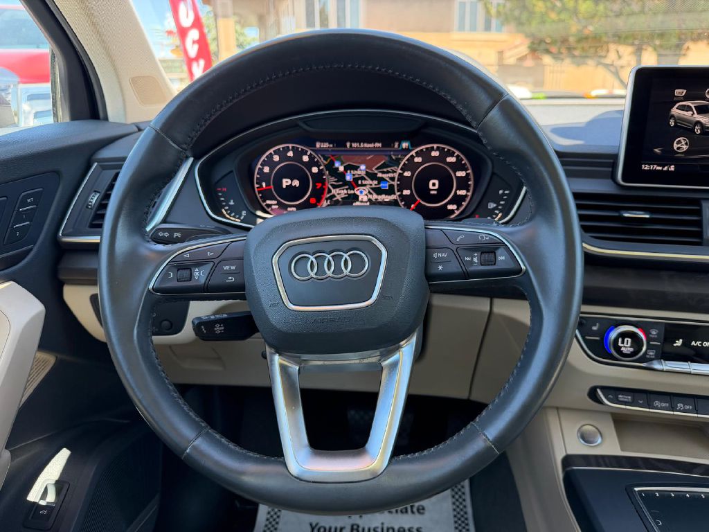Photo 18 of this AUDI Q5