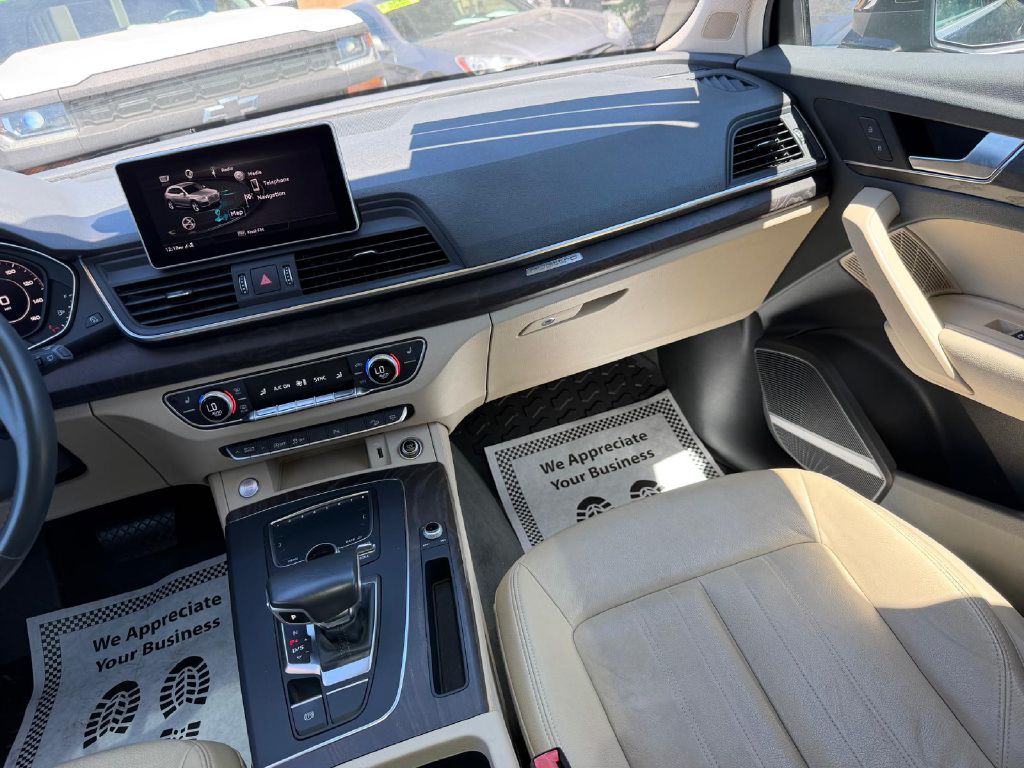 Photo 21 of this AUDI Q5