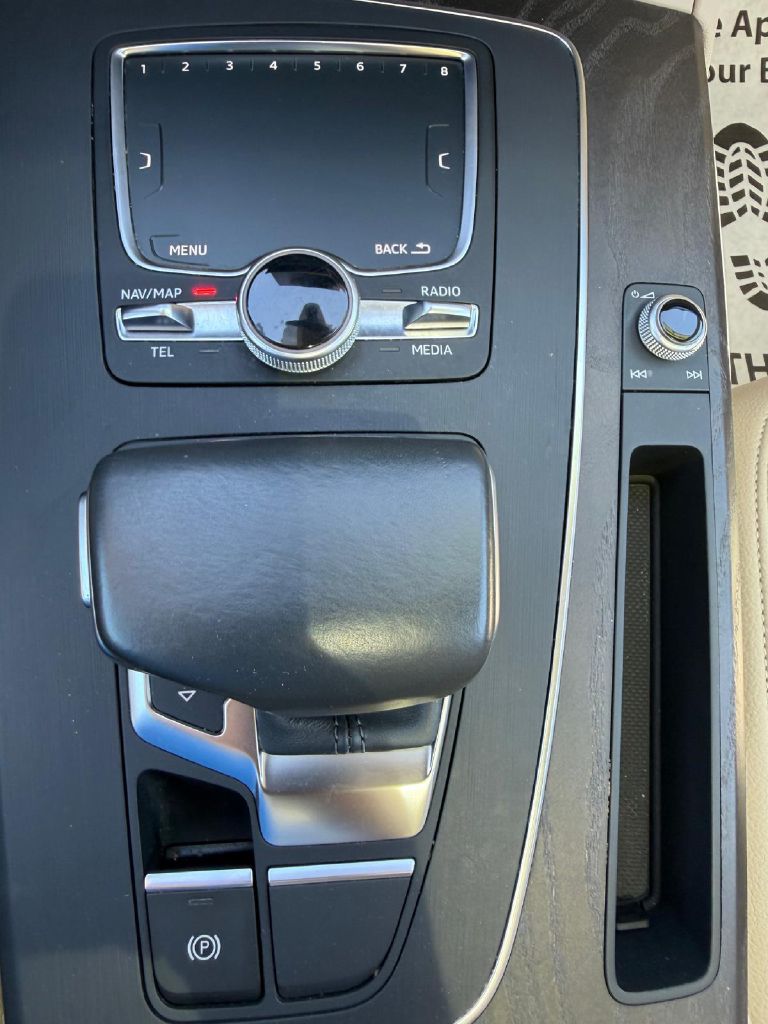 Photo 22 of this AUDI Q5