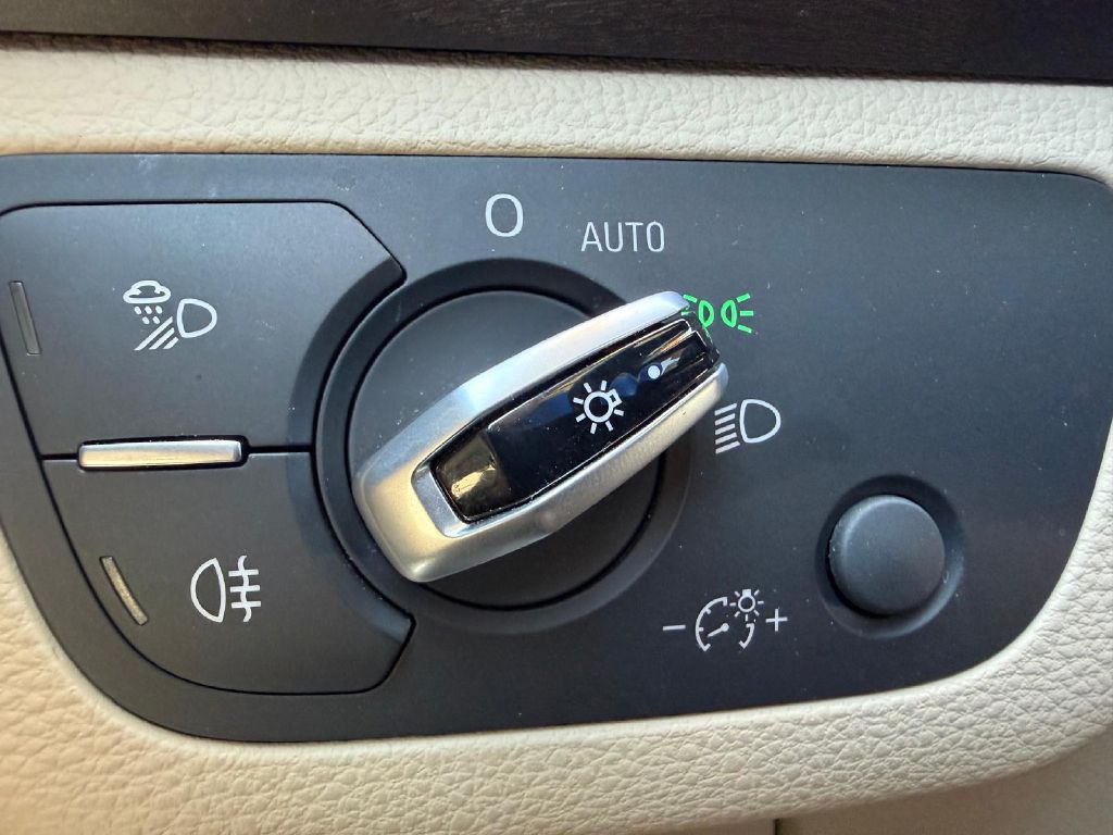 Photo 27 of this AUDI Q5