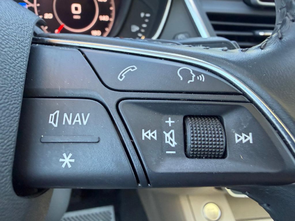 Photo 32 of this AUDI Q5