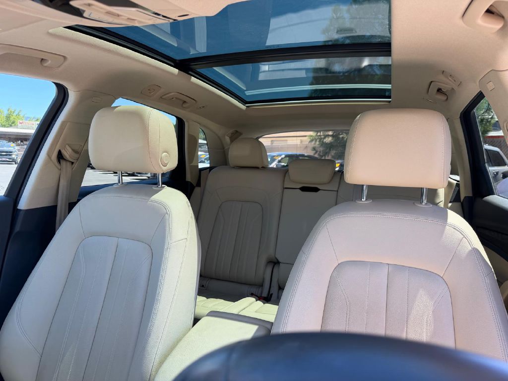 Photo 34 of this AUDI Q5