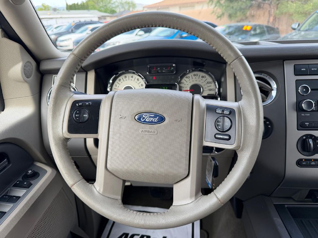 Photo 21 of this FORD EXPEDITION