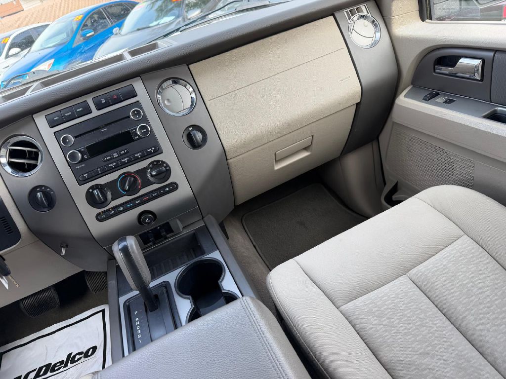 Photo 24 of this FORD EXPEDITION