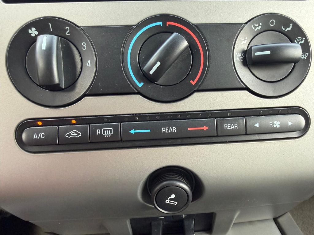 Photo 27 of this FORD EXPEDITION