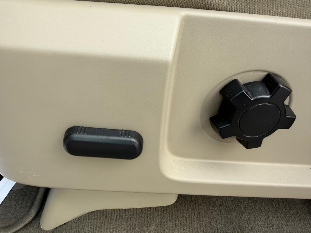 Photo 33 of this FORD EXPEDITION